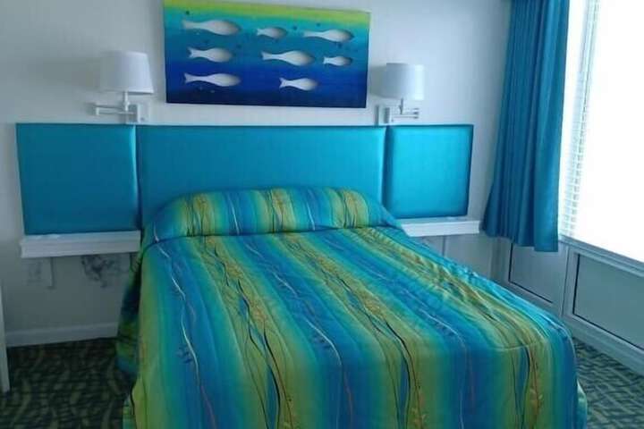 Room 9 of 18