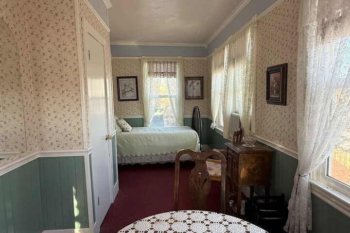 Room 17 of 22