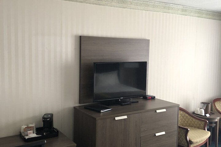 Room 40 of 53