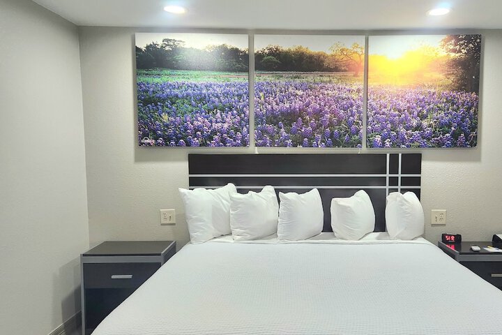 Days Inn by Wyndham Baytown Garth Road I10 East