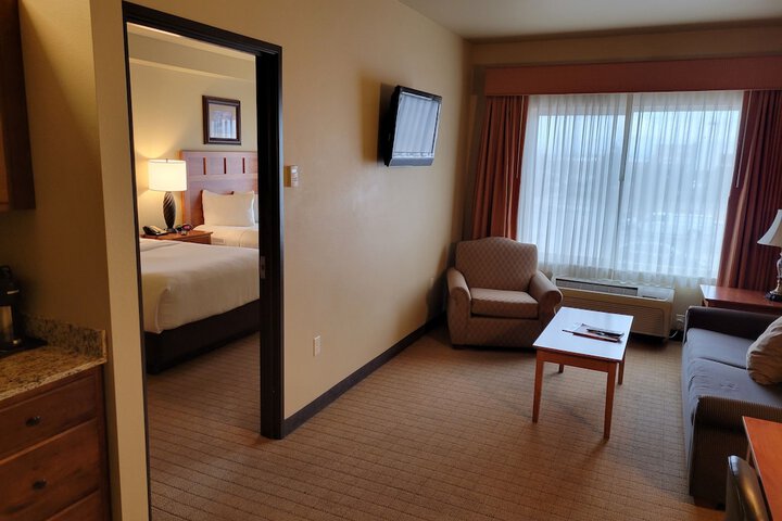 Room 28 of 66