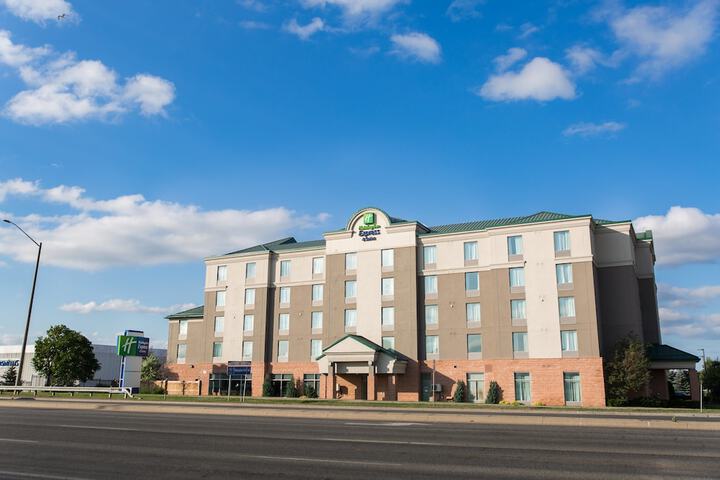Hotel 2 of 51