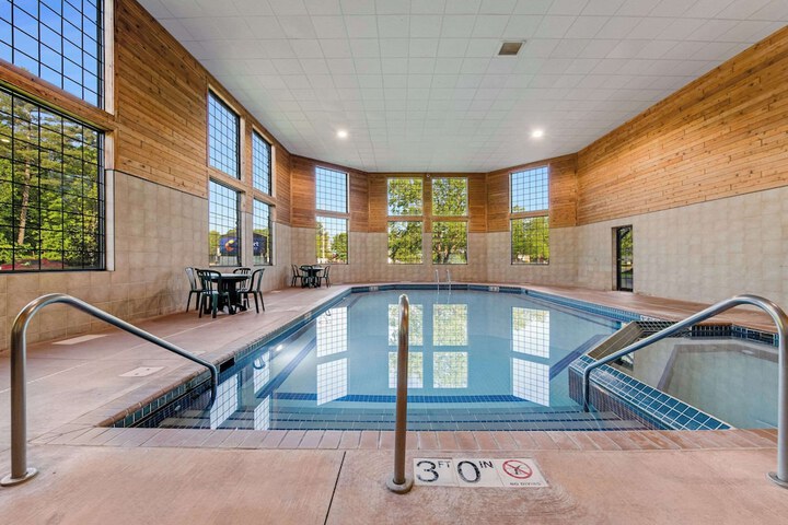 Pool 8 of 40
