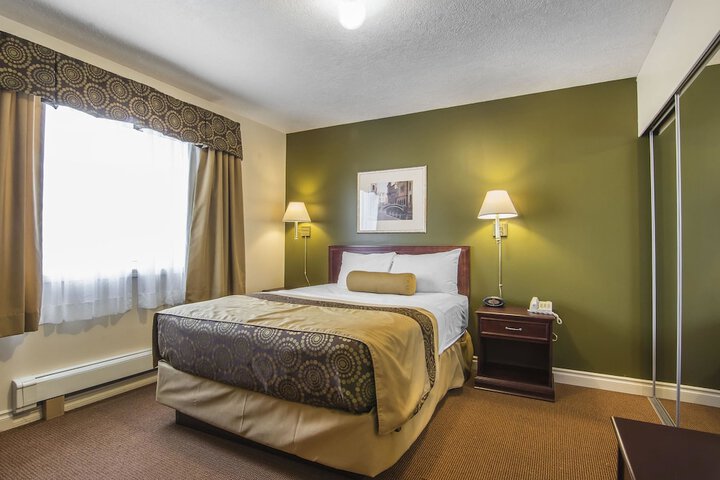 Room 12 of 30