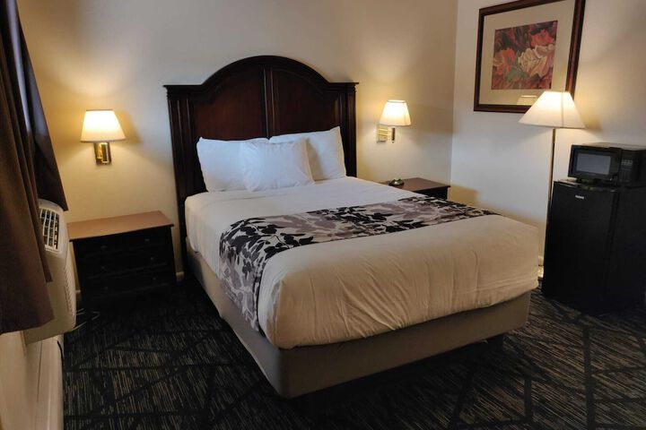 Room 13 of 31