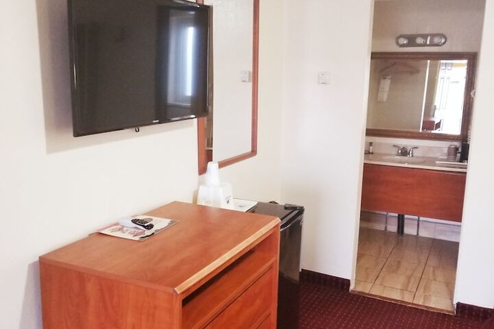 Room 18 of 19