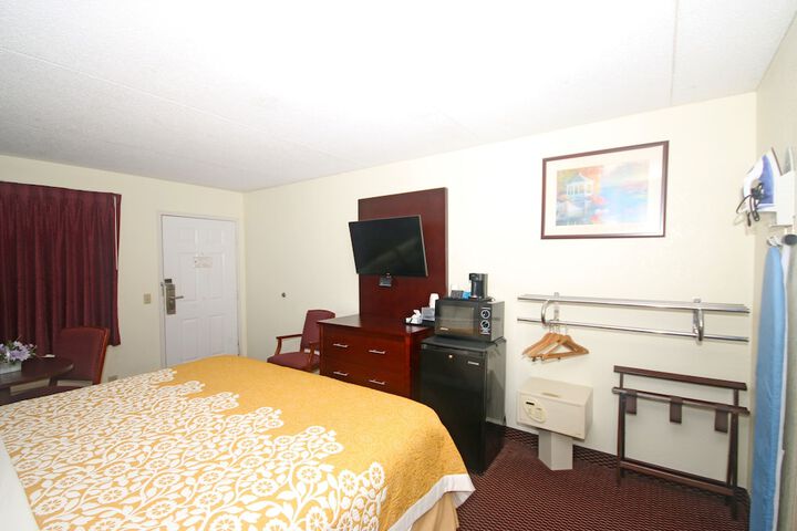 Hamilton Inn Jonesville NC