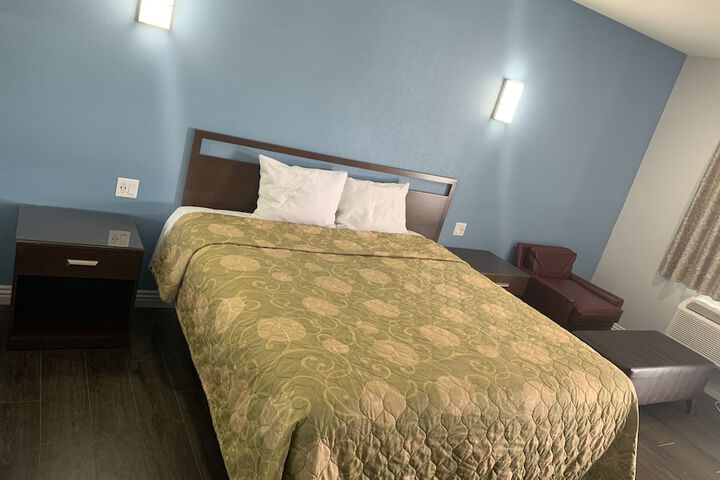Room 31 of 38