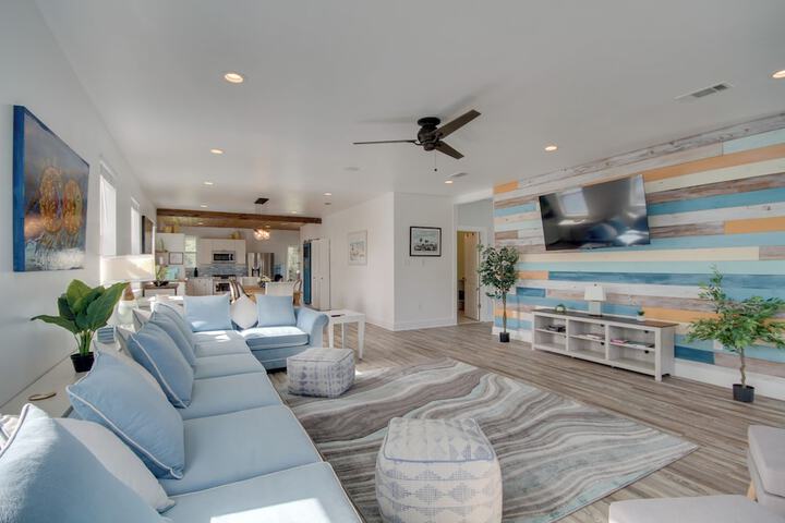 Sunny Waveland Home Rental w / Pool: Walk to Beach!