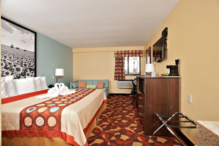 Room 32 of 94