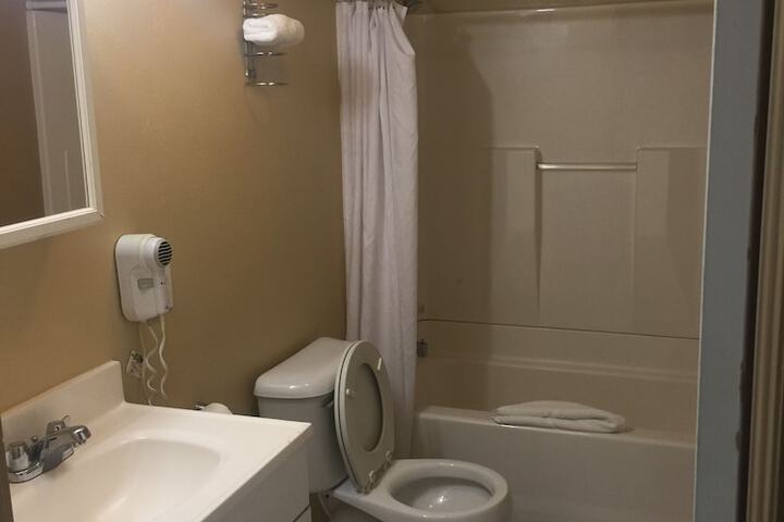 Room 25 of 35