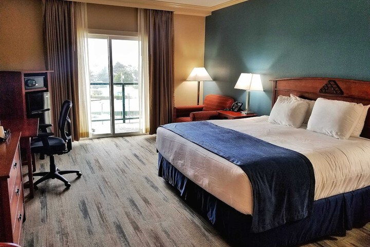 Room 15 of 52