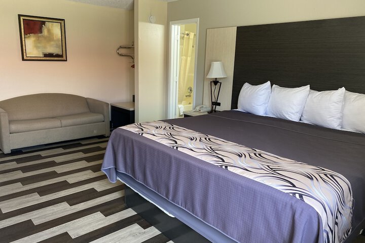 Room 17 of 42