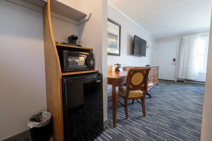 Scottys Lakeside Resort