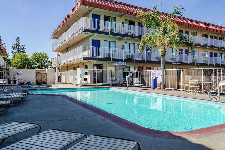 Pool 5 of 21