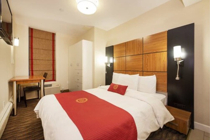 Room 14 of 34