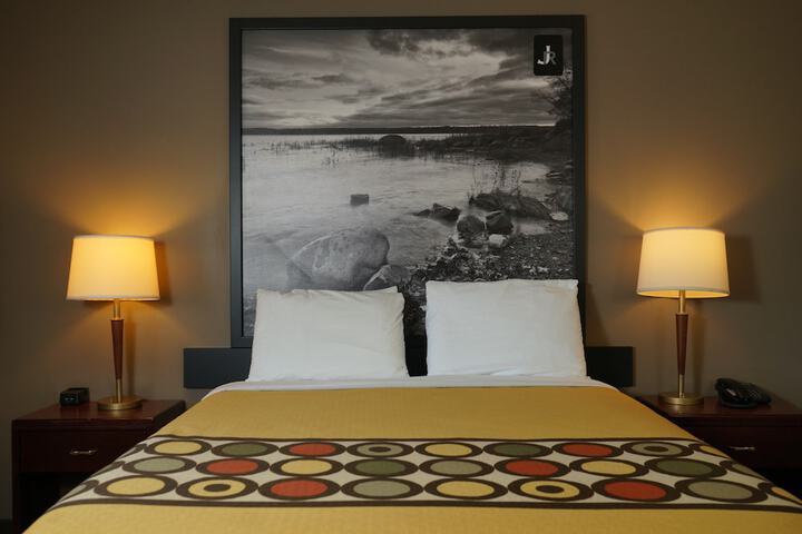 Room 52 of 125
