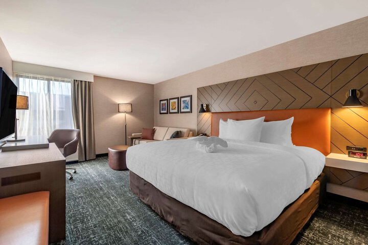 Room 10 of 36
