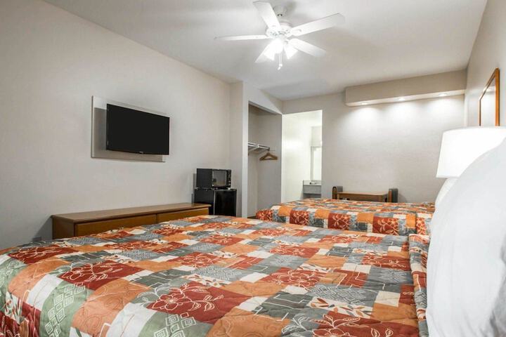 Room 22 of 30