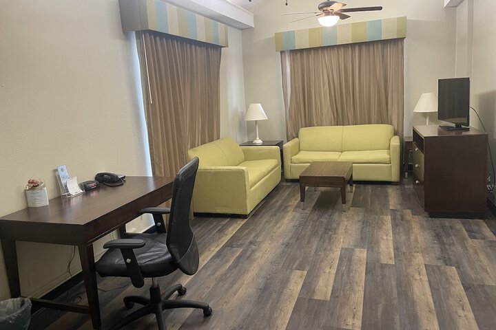 Room 32 of 37