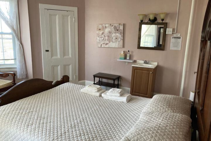 Room 22 of 53