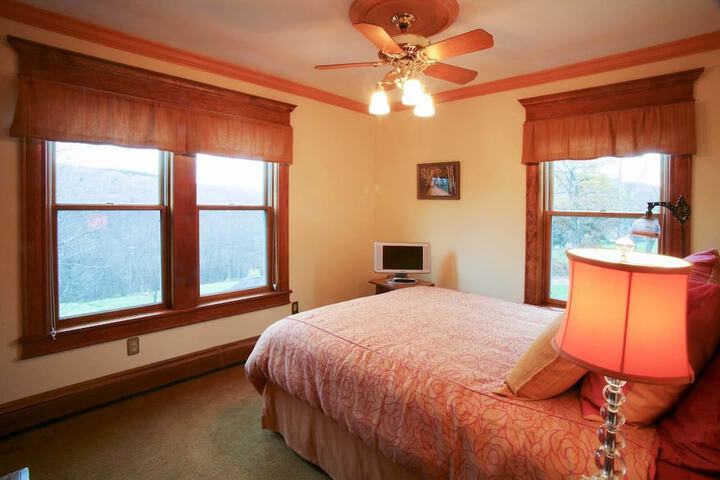 Room 17 of 35