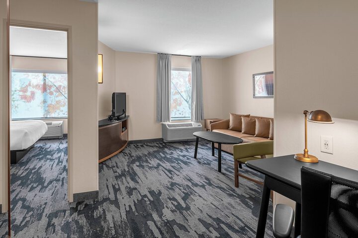 Room 14 of 37