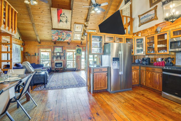 Private Lake On-site: Secluded Retreat in Grant!