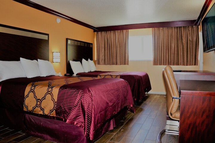 Americas Deluxe Inn