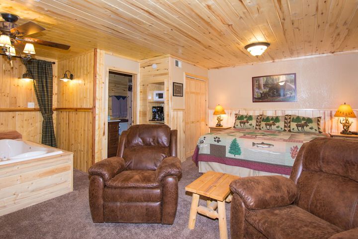 Upper Canyon Inn & Cabins
