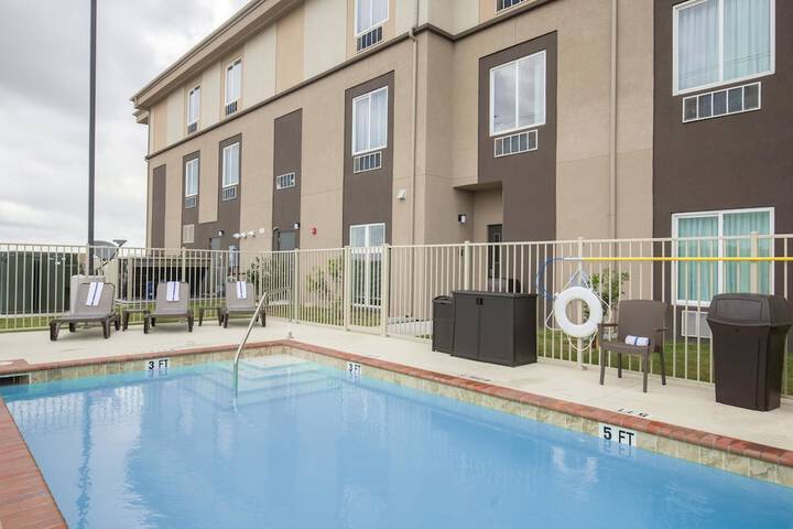 Pool 6 of 54