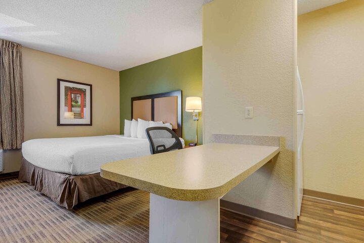 Room 13 of 31