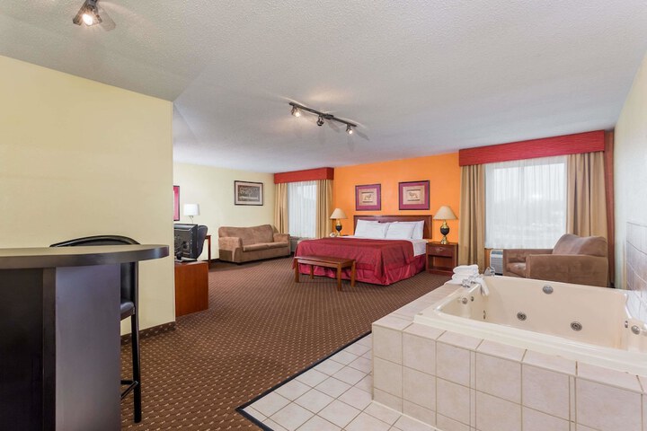 Room 8 of 41