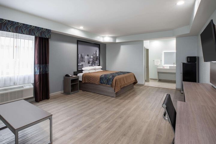 Room 14 of 25