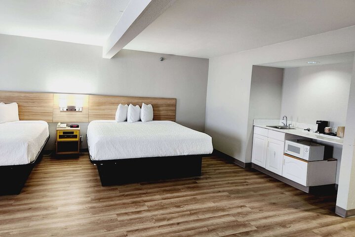Room 18 of 32