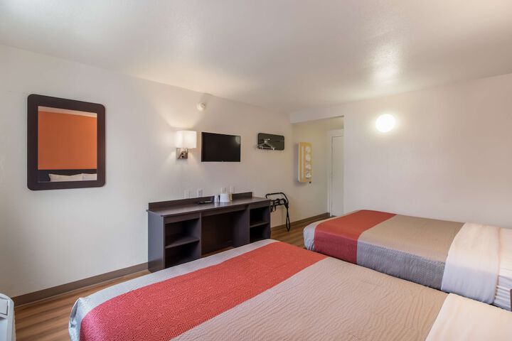 Room 28 of 52