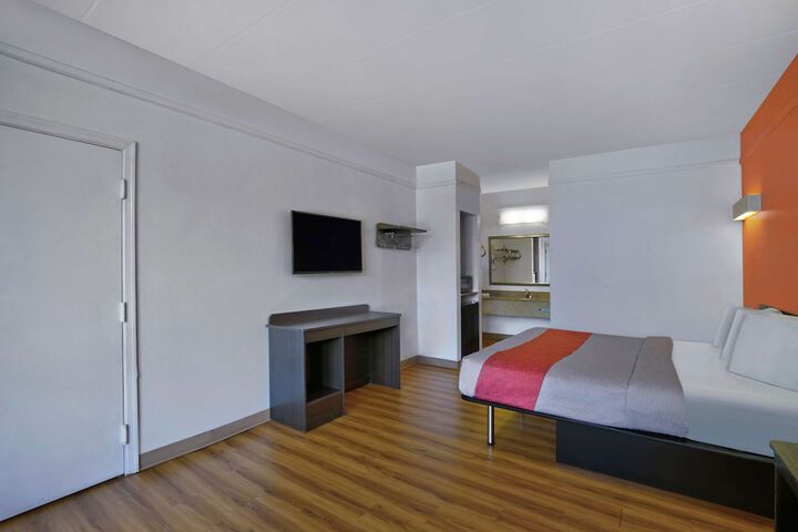 Motel 6 Seaford DE