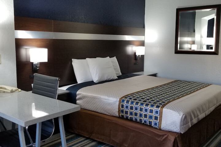 Room 14 of 21