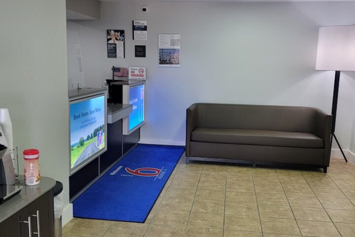 Motel 6 Kewanee IL
