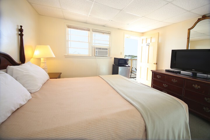 Room 15 of 48