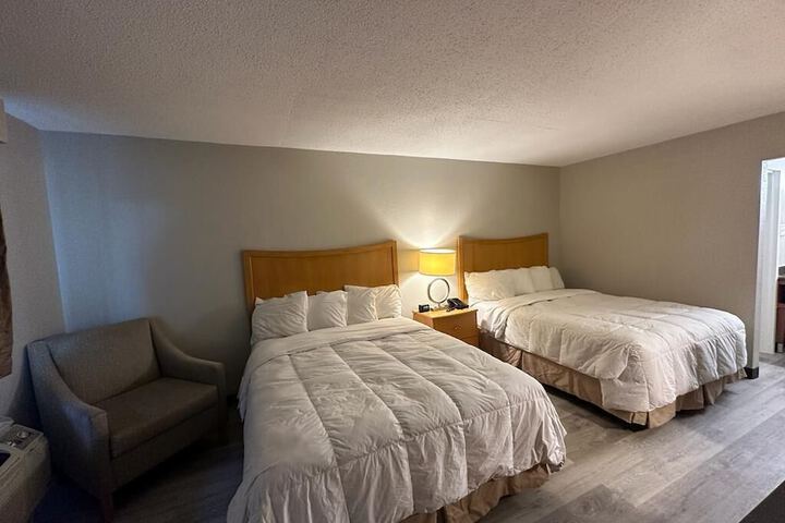 Room 5 of 17