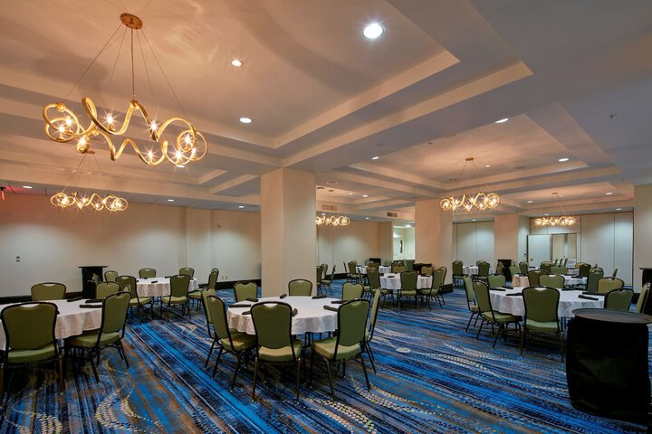 Embassy Suites Louisville Downtown