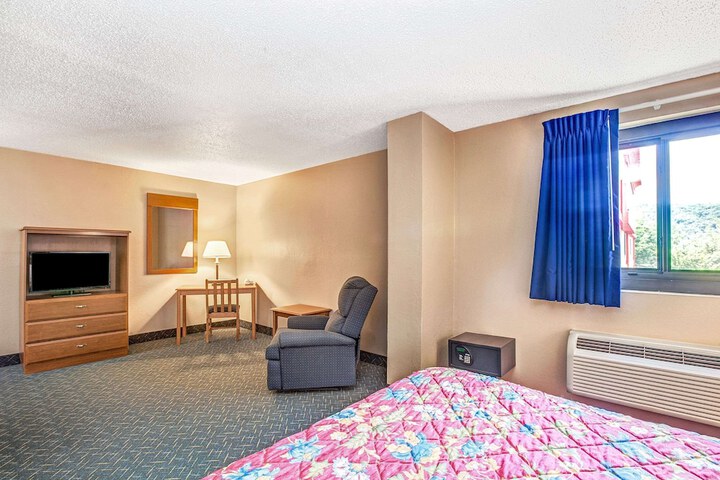 Room 14 of 19