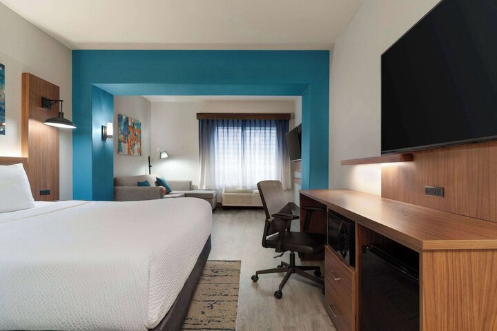 Room 17 of 59