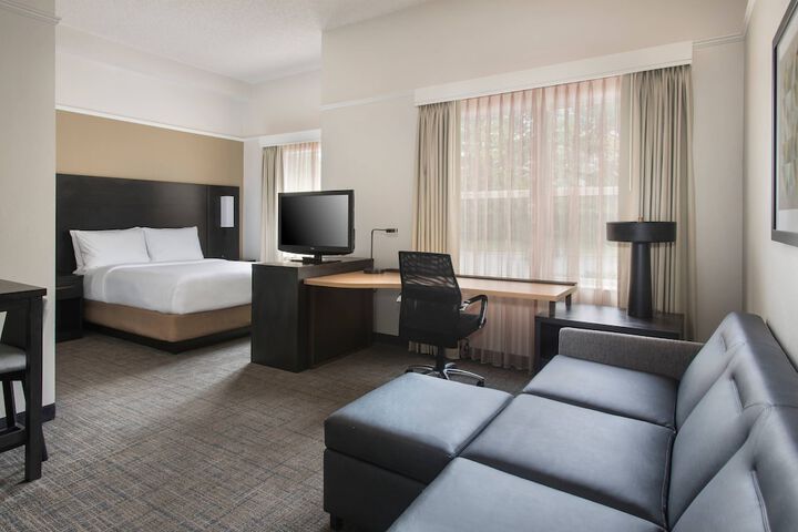Room 18 of 23