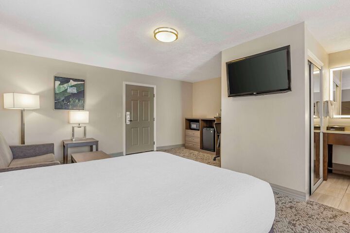 Best Western Plus Grand Manor Inn