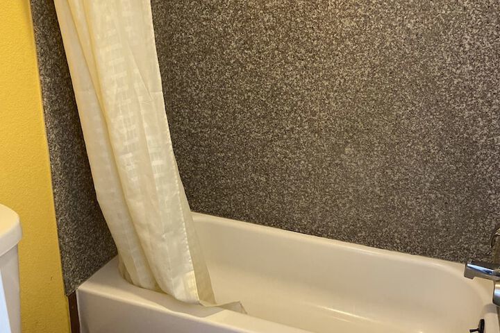 Room 8 of 10