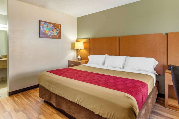 Room 12 of 25