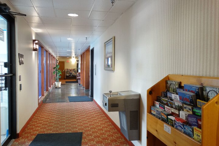 Ballroom/Hall 34 of 36