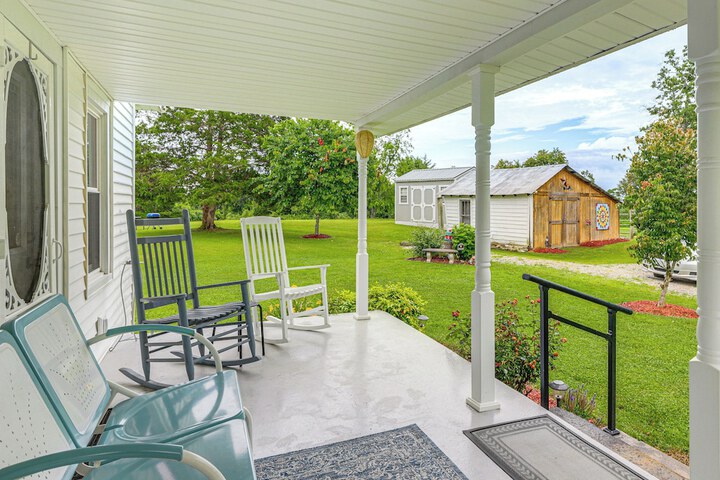 grandma's Farm House on 125 Acres w / Fire Pit!